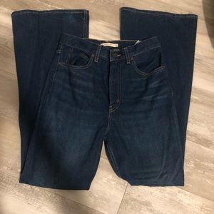 Levi’s 70’s high flare jeans !!